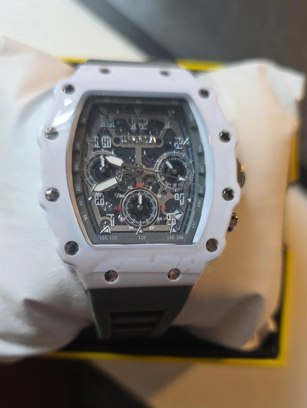 519.  Invicta  Racing 39.5mm Quartz Watch In-69608